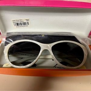 Kate Spade sunglasses white Pearl with case and cleaning wipe brown tint lenses